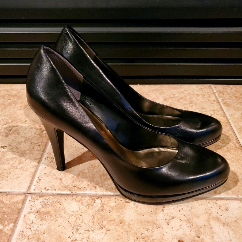Nine West Black Pumps
